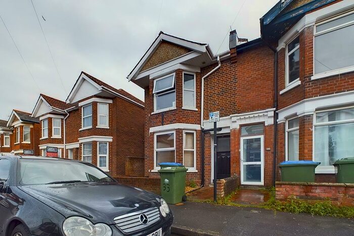 5 Bedroom House To Rent In Devonshire Road, Southampton, SO15