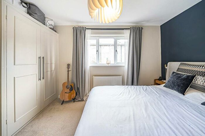 2 Bedroom Terraced House For Sale In Caroline Place, Battersea, SW11
