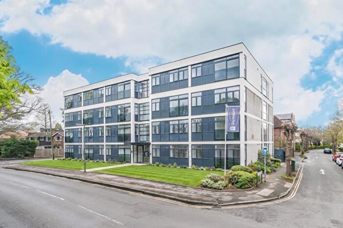 1 Bedroom Apartment To Rent In West Byfleet, Surrey, KT14