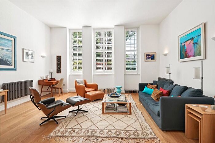 1 Bedroom Apartment For Sale In Battersea Park Road, London, SW11