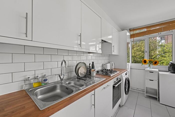 3 Bedroom Flat For Sale In Maitland Park Road, Belsize Park, London, NW3