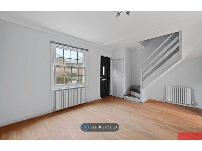 3 Bedroom Terraced House To Rent In Mellitus Street, London, W12