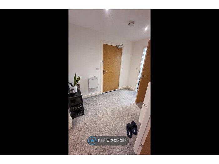 2 Bedroom Flat To Rent In Whitchurch Lane, Bristol, BS14