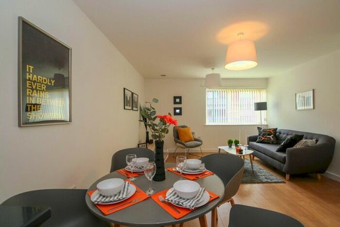 2 Bedroom Flat To Rent In Madison Court, Broadway, Salford, M50