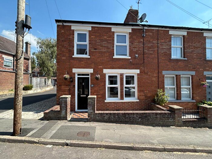 2 Bedroom End Of Terrace House For Sale In Alexandra Road, Yeovil, Somerset, BA21