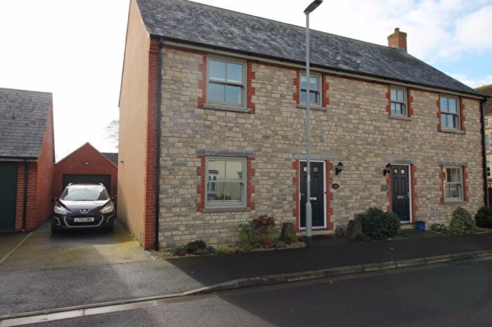 3 Bedroom Semi-Detached House To Rent In Iris Way, Huish Episcopi, Langport, TA10