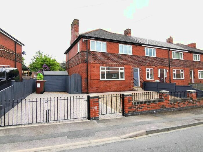 4 Bedroom Terraced House To Rent In Westwood Road, Castleford, WF10