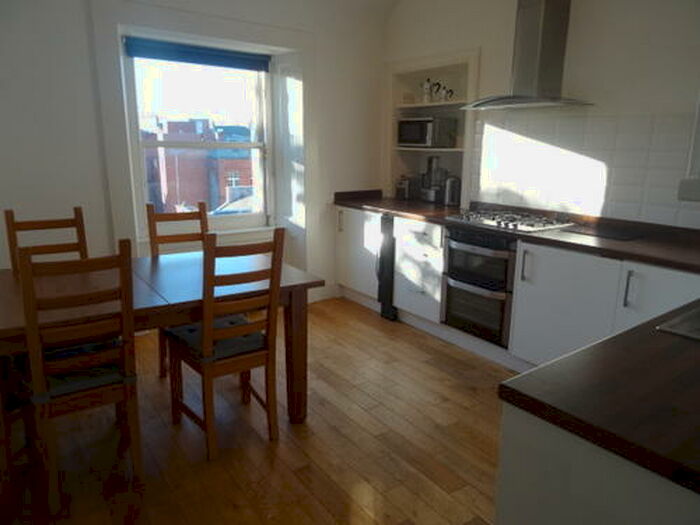 2 Bedroom Flat To Rent In St Stephen Street, Edinburgh, EH3