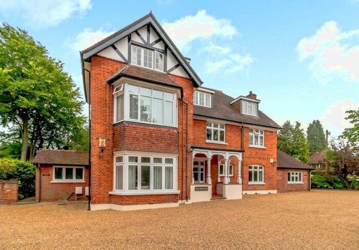 2 Bedroom Apartment To Rent In Courthope, Pembroke Road, Woking, GU22