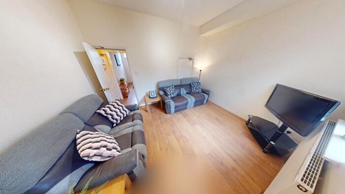 4 Bedroom Semi-Detached House To Rent In Portland Road, Nottingham, NG7