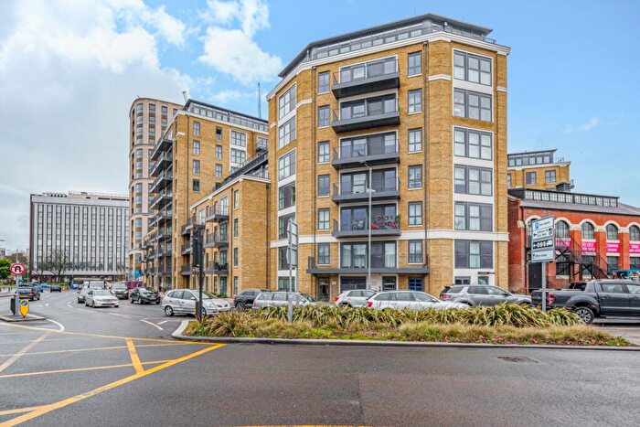 1 Bedroom Flat To Rent In Wheatfield Way, Kingston Upon Thames, KT1