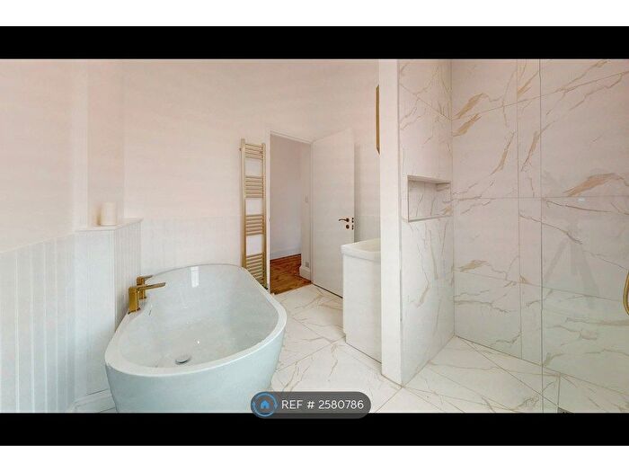 1 Bedroom Maisonette To Rent In B, London, E8