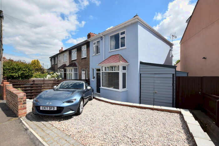 4 Bedroom End Of Terrace House To Rent In Downend Road, Horfield, BS7