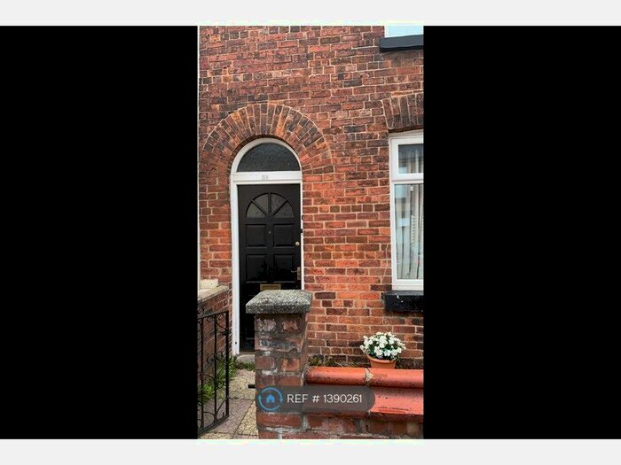 2 Bedroom Terraced House To Rent In Stapleton Street, Salford, M6