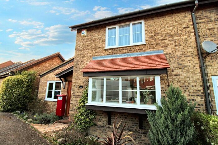 3 Bedroom End Of Terrace House For Sale In Wadnall Way, Knebworth, SG3