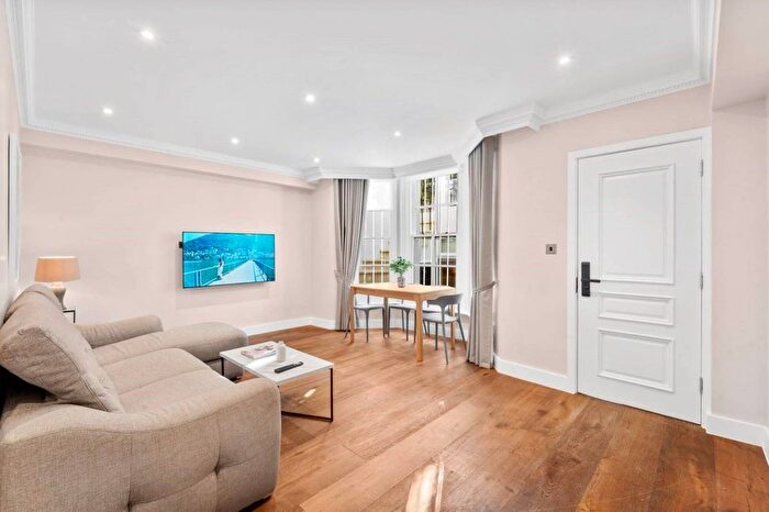 2 Bedroom Flat To Rent In St Petersburgh Place, Bayswater, London, W2
