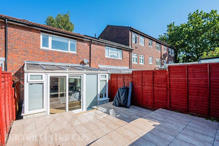 3 Bedroom Terraced House For Sale In Foxley Close, Redhill, RH1