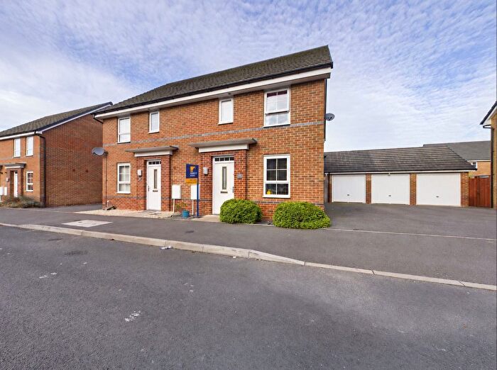 3 Bedroom Semi Detached House For Sale In Rounds Road, Worcester, WR5