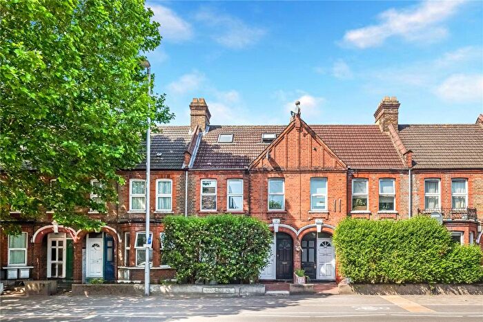 3 Bedroom Maisonette For Sale In Markhouse Road, Walthamstow, E17