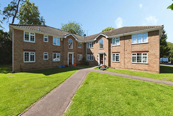 2 Bedroom Flat For Sale In Bishops Close, Basildon, Essex, SS13