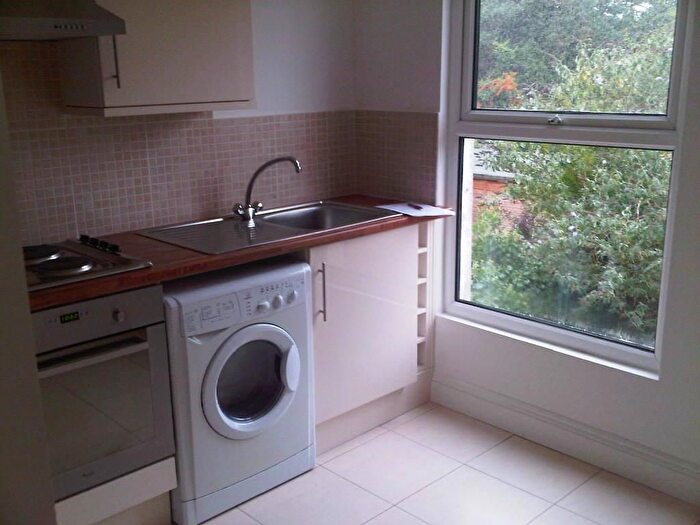 2 Bedroom Flat To Rent In Second Avenue, Hendon, London, NW4