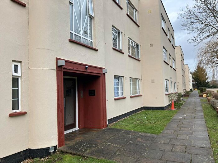 2 Bedroom Flat To Rent In Brighton Road, CR8