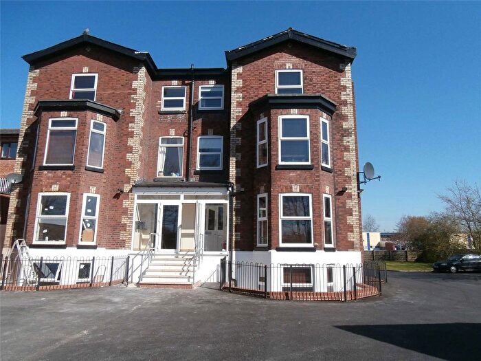 2 Bedroom Flat To Rent In Bridgenorth Avenue, Urmston, Manchester, M41