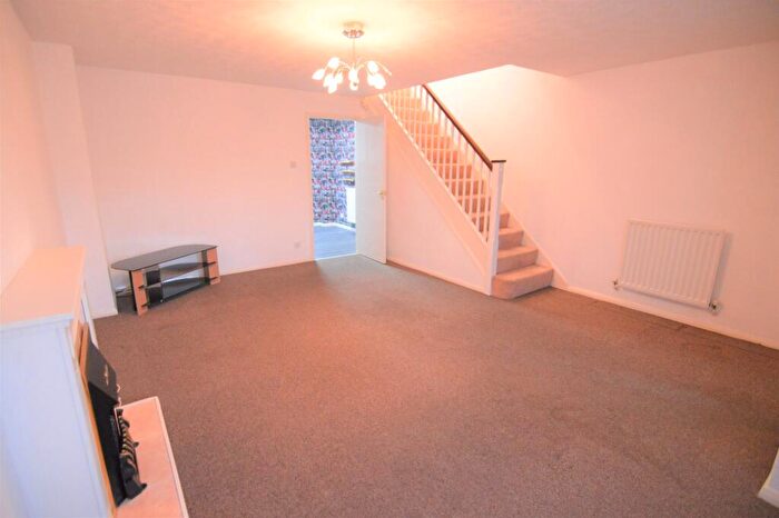 3 Bedroom Semi-Detached House To Rent In Boynton Road, Leicester, LE3