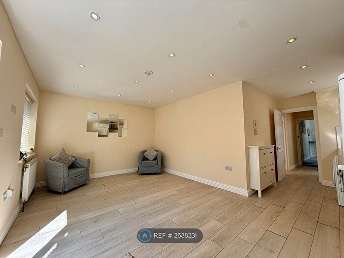 1 Bedroom Flat To Rent In Watford Way, London, NW4