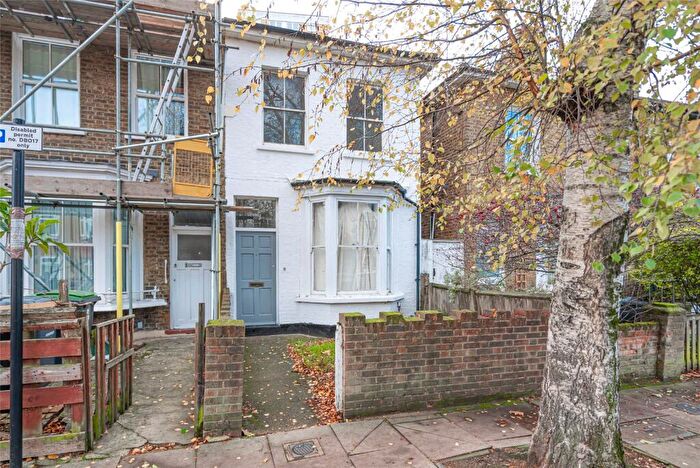 2 Bedroom House For Sale In Nightingale Road, London, N22