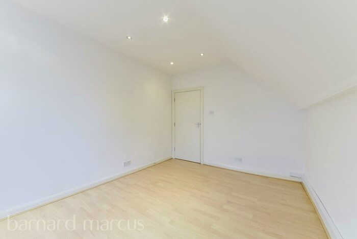 1 Bedroom Property To Rent In Upper High Street, Epsom, KT17