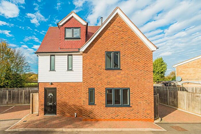 5 Bedroom Property To Rent In Kavsan Place, Cranford, TW5