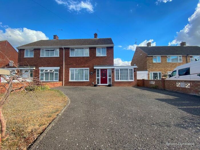 4 Bedroom Semi-Detached House To Rent In Yew Street, Dunstable, LU5