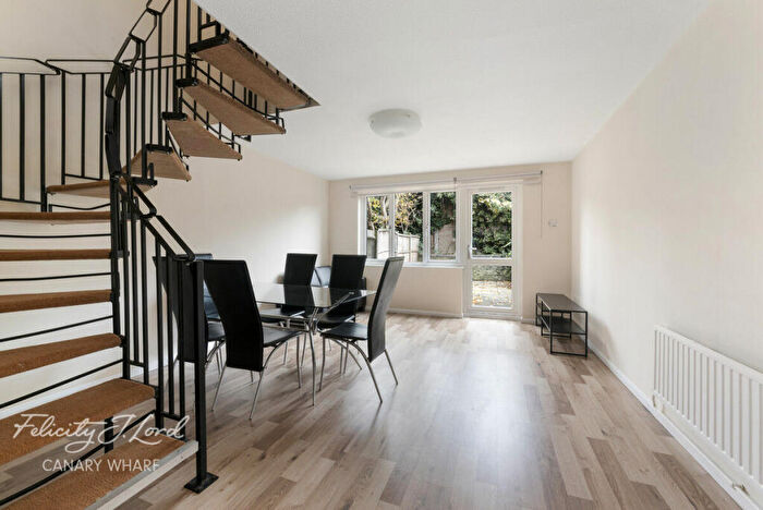 2 Bedroom Terraced House For Sale In Claire Place, London, E14