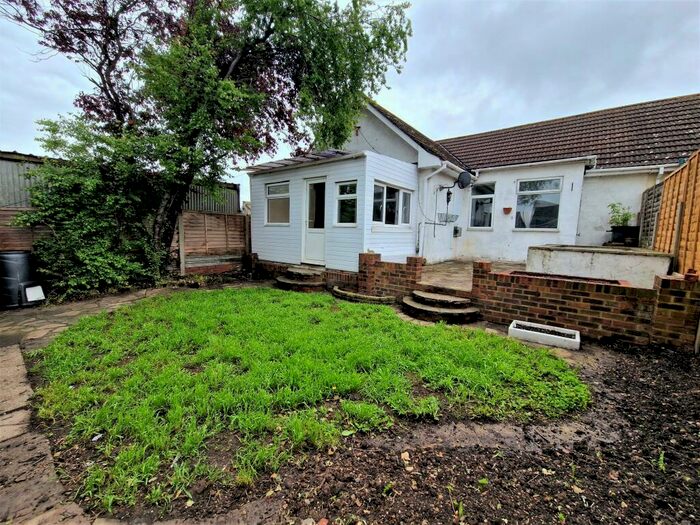 2 Bedroom Bungalow To Rent In Kents Hill Road, Benfleet, SS7