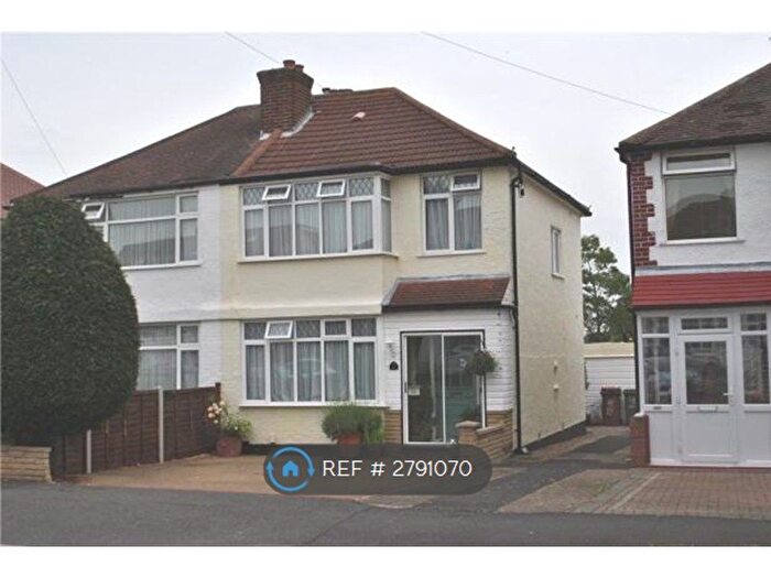 3 Bedroom Semi Detached House To Rent In Marlow Drive, North Cheam, SM3