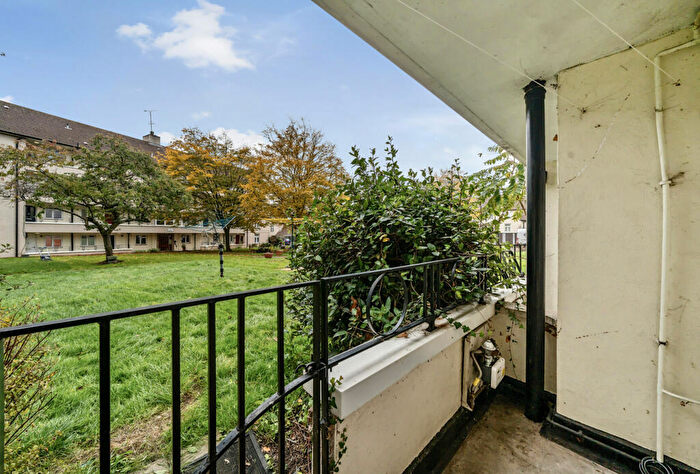 1 Bedroom Apartment For Sale In Monkscroft, Cheltenham, Gloucestershire, GL51