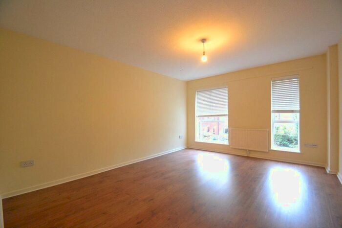 4 Bedroom Property To Rent In Fishers Lane, Chiswick, W4