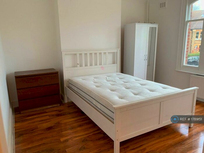 2 Bedroom Flat To Rent In Adelaide Avenue, Brockley, SE4