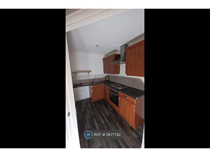 2 Bedroom Flat To Rent In Siding Court, Widnes, WA8
