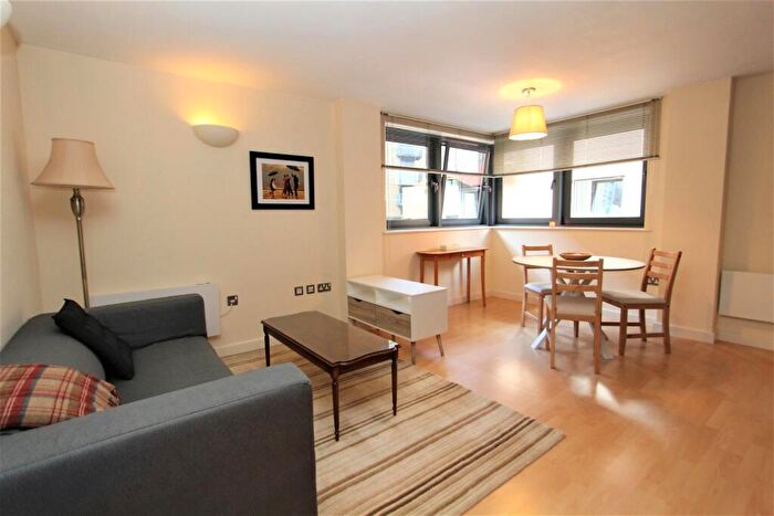 2 Bedroom Flat To Rent In Velocity South, City Walk, LS11