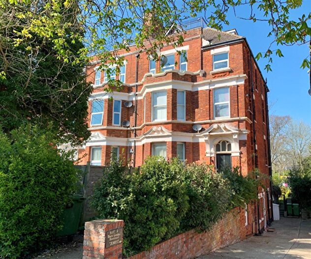 1 Bedroom Flat For Sale In Shorncliffe Road, Folkestone, Kent, CT20