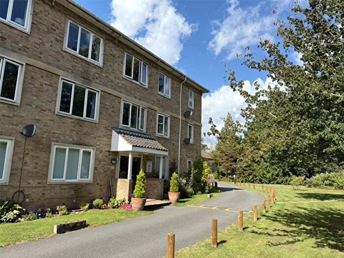 2 Bedroom Flat To Rent In Keswick Hall, Keswick, Norwich, NR4