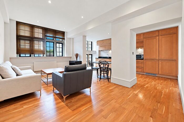 2 Bedroom Flat For Sale In Great Portland Street, Regents Park, W1W