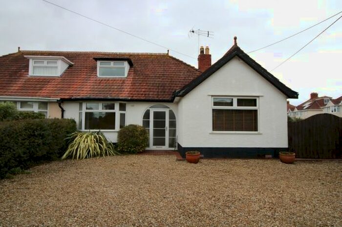 4 Bedroom Semi-Detached Bungalow To Rent In Durleigh Road, Bridgwater, TA6