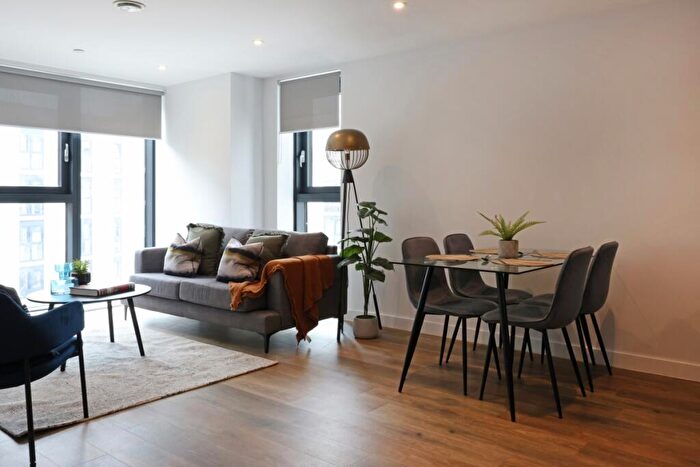 2 Bedroom Flat To Rent In Castle Park View, Castle Street, , Bristol, BS2