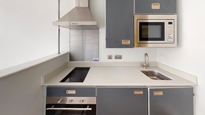 Studio To Rent In Queens Road, Bristol, BS8 - Photo 3