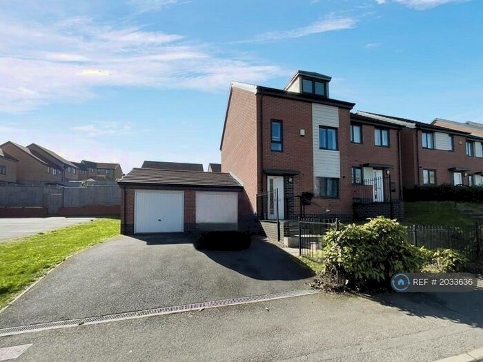 3 Bedroom Semi-Detached House To Rent In Broomhouse Lane, Edlington, Doncaster, DN12