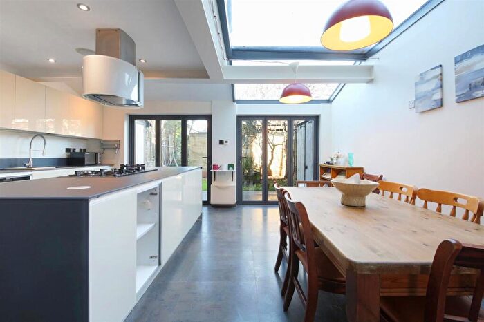 4 Bedroom Terraced House To Rent In Upper Tollington Park, London, N4