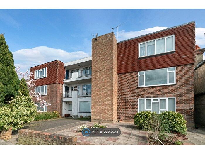 1 Bedroom Flat To Rent In Warren Road, London, E4